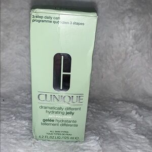 Clinique Dramatically Different Hydrating Jelly - Green